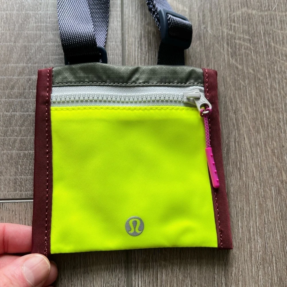 Lululemon Ever Ready Crossbody Wallet in Highlight Yellow/Army Green/Savannah